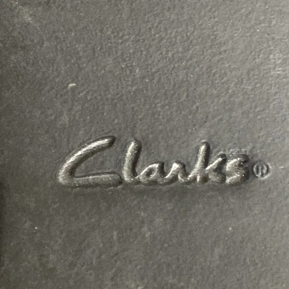 Clarks Wo size 12 Brown Leather Comfort Sandals. FAUX BUCKLE HOOK LOOP‎ STRAPS